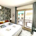 Le Meissonnier Bright With Terrace Apartmán *