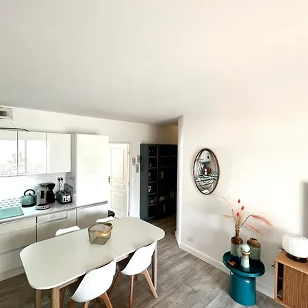 Le Meissonnier Bright With Terrace אנטיב