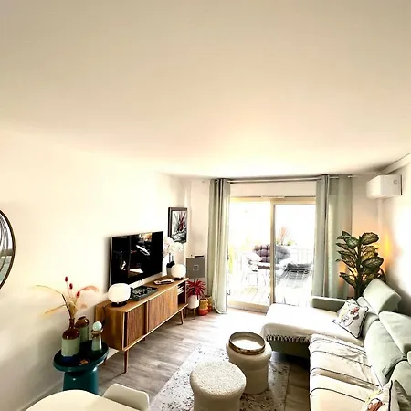 Le Meissonnier Bright With Terrace Apartmán