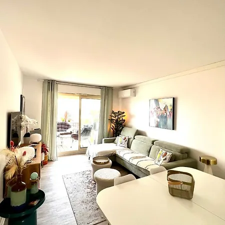 Le Meissonnier Bright With Terrace Apartmán